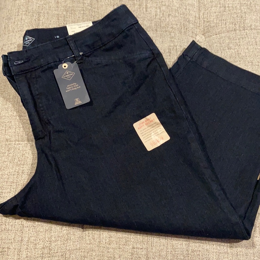 St. John’s Bay dark denim Capri brand new